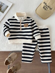 SHEIN 2件組幼兒男嬰可愛熊貼布紋理條紋長袖四分之一拉鍊套頭衛衣與長褲套裝，抓絨內裡秋冬套裝 - 彩色 - 查看 5