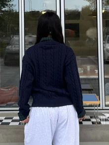 DAZY 女款秋冬長袖麻花編織層次格紋襯衫 2合1 寬鬆休閒學院風街頭風返校穿搭套頭毛衣 - 藏蓝色 - 查看 7