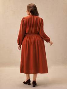 SHEIN LUNE CURVE 大尺碼女款法式優雅波希米亞風刺繡繩飾收腰A字洋裝，感恩節日常約會休閒早午餐秋季穿搭 - 棕色 - 查看 2