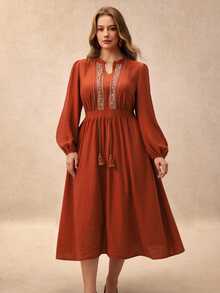 SHEIN LUNE CURVE 大尺碼女款法式優雅波希米亞風刺繡繩飾收腰A字洋裝，感恩節日常約會休閒早午餐秋季穿搭 - 棕色 - 查看 5