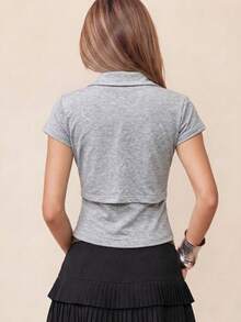 Rina Fox Set Atasan Pendek dan Tank Top Kasual Wanita Warna Polos dengan Desain Kancing - Grey - View 2