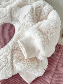 SHEIN Playful Pals 2件組女嬰可愛甜美粉白愛心毛絨抓絨套裝，長袖圓領加厚衛衣褲，適合生日派對、秋季、聖誕假期，羅紋設計 - 粉色 - 查看 11