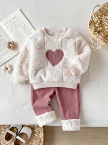 SHEIN Playful Pals 2件組女嬰可愛甜美粉白愛心毛絨抓絨套裝，長袖圓領加厚衛衣褲，適合生日派對、秋季、聖誕假期，羅紋設計 - 粉色 - 查看 3