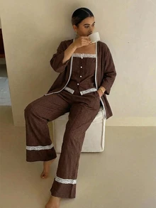 DAZY 3件組度假風3D波點紋理布料女款睡衣套裝 - 棕色 - 查看 8