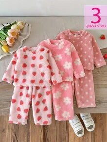 SHEIN Vintaside Kids 3件組幼女上衣褲子套裝 可愛甜美粉色草莓花朵波點 絨毛長袖圓領 加厚戶外冬季秋季聖誕毛茸茸 - 彩色 - 查看 1