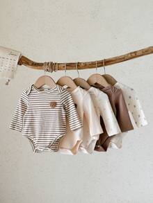 Vintaside Kids 5 Set Baju Terusan dan Celana Bayi Baru Lahir Perempuan dan Laki-laki, Lucu dan Manis, Rajutan Bergaris Krem Cokelat, Motif Beruang, Lengan Panjang, Leher Bulat, Cocok untuk Liburan Musim Dingin dan Gugur - MultiWarna - View 5