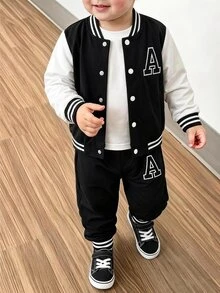 SHEIN Genkimix Kids 2件組小男孩學院風套裝，黑色針織上衣印字母A搭配運動長褲，適合秋季、職業日、開學季 - 黑色 - 查看 2