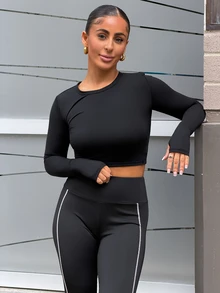 SAYEHFBABY Sexy Solid Color Twist Back Cropped Sports T-Shirt - Black - View 2