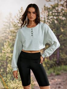 Exploreva Kaos Outdoor Wanita Warna Abu-abu Muda dengan Kerah Setengah Terbuka dan Potongan Pendek - Light Grey - View 4