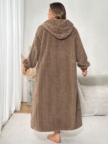 SHEIN CURVE+ رداء نسائي مقاس كبير من الفلانيل مبطن بغطاء رأس، بيجامة شتوية سميكة، مبطنة، مريحة للخريف - بني - مشاهدة 2