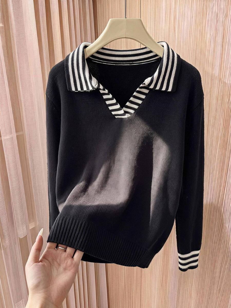 Rusticease Sweater Bergaris Hitam Putih dengan Kerah Kontras, Cocok untuk Kantor, Sehari-hari, Musim Gugur, Kasual, dan Preppy. - Hitam - View 1
