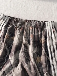 SHEIN 1pc Shorts With 4 White Stripe Sides, Classic Cool Withered Tree Branch Print, Suitable For Outing And Travel - Multicolor - View 7