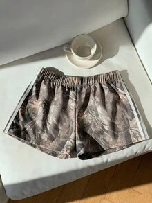 SHEIN 1pc Shorts With 4 White Stripe Sides, Classic Cool Withered Tree Branch Print, Suitable For Outing And Travel - Multicolor - View 2