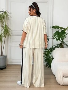 SHEIN EZwear 杏色休閒女款大尺碼字母條紋短袖T恤與長褲套裝 - 杏色 - 查看 3