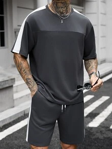 Manfinity CasualCool 男士夏季休闲运动日常通勤撞色侧缝宽松T恤和抽绳腰短裤套装 - 彩色 - 查看 4