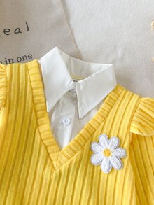 SHEIN Vintaside Kids 2Pcs Toddler Girl Ruffle Sweater + Denim Jeans Sweet Yellow Blue Daisy Flower Applique Ribbed Long Sleeve Button Collar Birthday Party Fall Holiday - Yellow - View 6