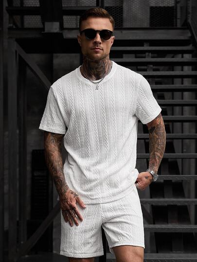 Manfinity CasualCool Herren Set aus bequemem Jacquard-Stoff Kurzarm Rundhals T-Shirt und elastischer Taille Kordelzug Shorts, Herren Lässig Urlaub, Party, Zusammenkunft, tägliches Büro, minimalistisch Business, Yamamoto Stil T-Shirt Set, geeignet für persönlichen Gebrauch oder als Geschenk für Freunde