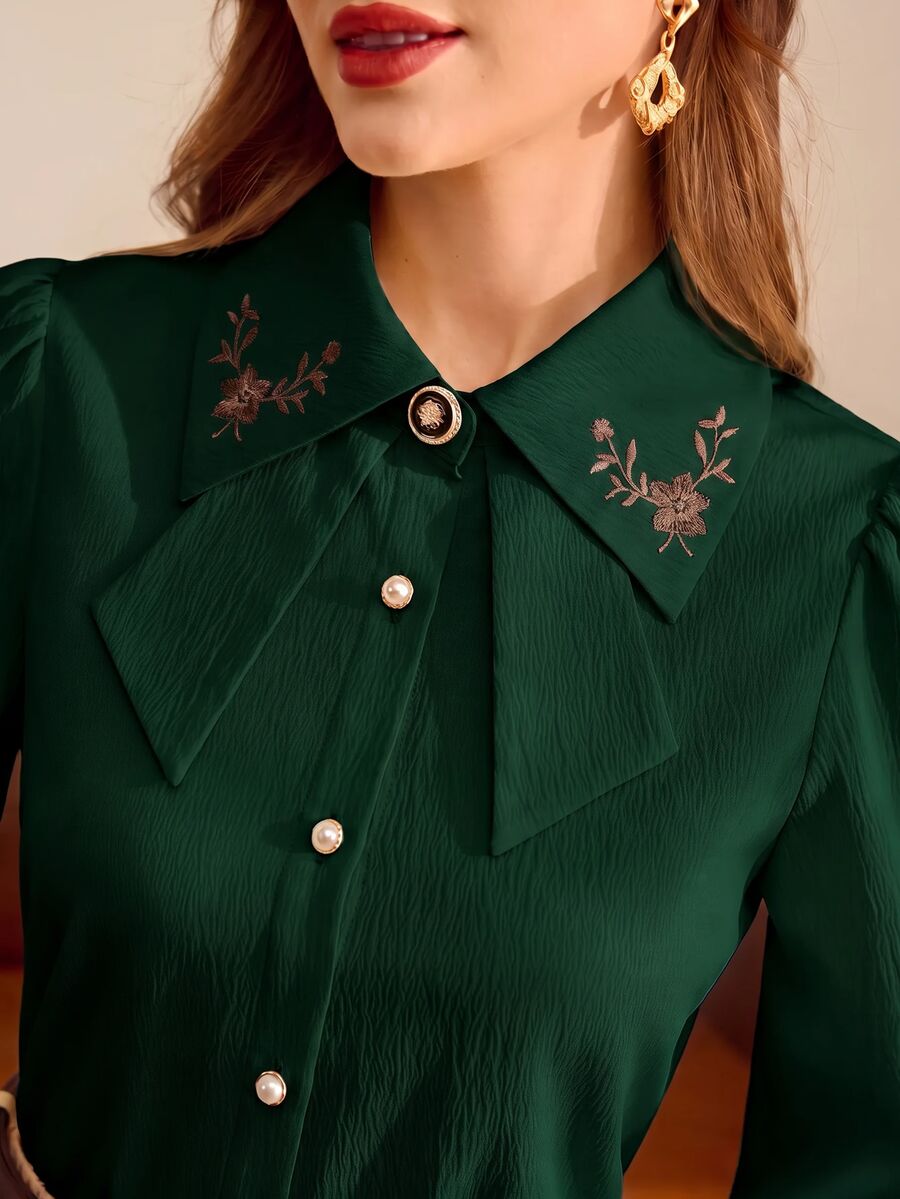 Vintamour Blus Lengan Panjang Wanita dengan Hiasan Pita dan Kerah Bordir - Dark Green - View 1
