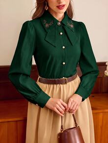 Vintamour Blus Lengan Panjang Wanita dengan Hiasan Pita dan Kerah Bordir - Dark Green - View 4