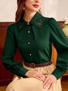 Vintamour Blus Lengan Panjang Wanita dengan Hiasan Pita dan Kerah Bordir - Dark Green - View 3