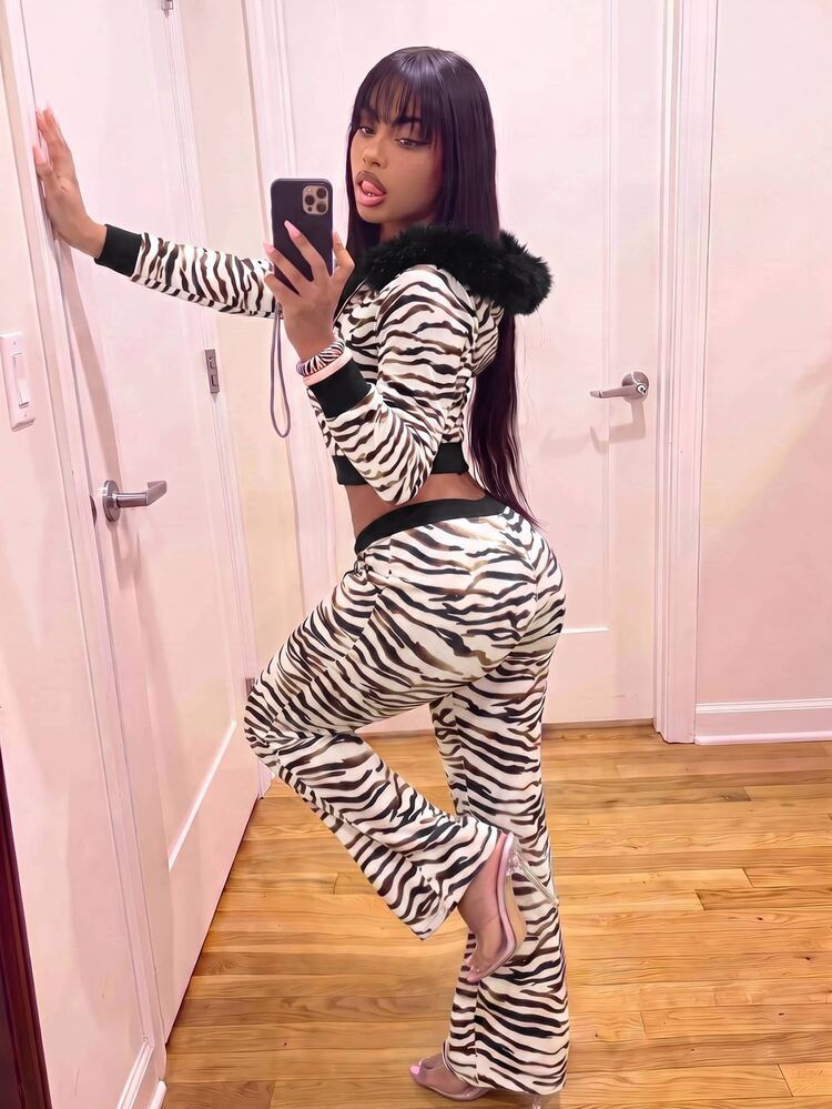 Amplova Women's Zebra Print Fur Collar Hooded Zip-Up Casual Daily Long Sleeve Sweatshirt - Black and White - View 4