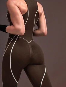 Powerista Women's Black Contrast Stitching Seamless Sports Tank Top & 9/10 Length Tight Leggings Set - Brown - View 5