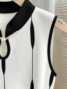 SHEIN 女款時尚優雅無袖中式珍珠鈕扣素色針織背心 - 黑與白 - 查看 5