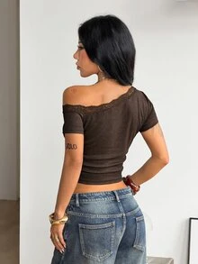 Coolane Kaos Crop Top Wanita Seksi Hot Girl dengan Patchwork Renda - Coklat - View 6