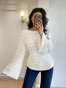 Modelyn Blus Kasual Wanita Warna Polos Leher Bulat Lengan Mengembang dengan Hiasan Rumbai - Aprikot - View 5