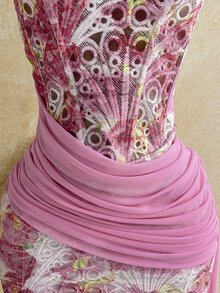Soleia 女款性感度假無肩帶蕾絲紋理垂墜網紗抓皺胸衣迷你洋裝，適合海灘、郵輪、公路旅行、城市度假、約會、下午茶、波希米亞風、海邊、島嶼度假、夏季、音樂節、日常通勤、婚禮季、派對、嘉年華 - 粉色 - 查看 5
