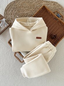 SHEIN 2pcs/Set Pakaian Musim Gugur Anak Perempuan Pakaian Musim Dingin Anak Perempuan Set Kasual Hoodie dan Celana Olahraga dengan Motif Huruf - Aprikot - View 8