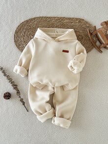 SHEIN 2pcs/Set Pakaian Musim Gugur Anak Perempuan Pakaian Musim Dingin Anak Perempuan Set Kasual Hoodie dan Celana Olahraga dengan Motif Huruf - Aprikot - View 3