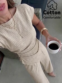 Firerie 女款休閒優雅格紋不對稱下擺襯衫與寬腿褲兩件套，適合通勤、日常休閒與時尚商務穿著 / 女款秋季服飾兩件套 / 返校兩件套 / 教師穿搭兩件套 - 杏色 - 查看 2