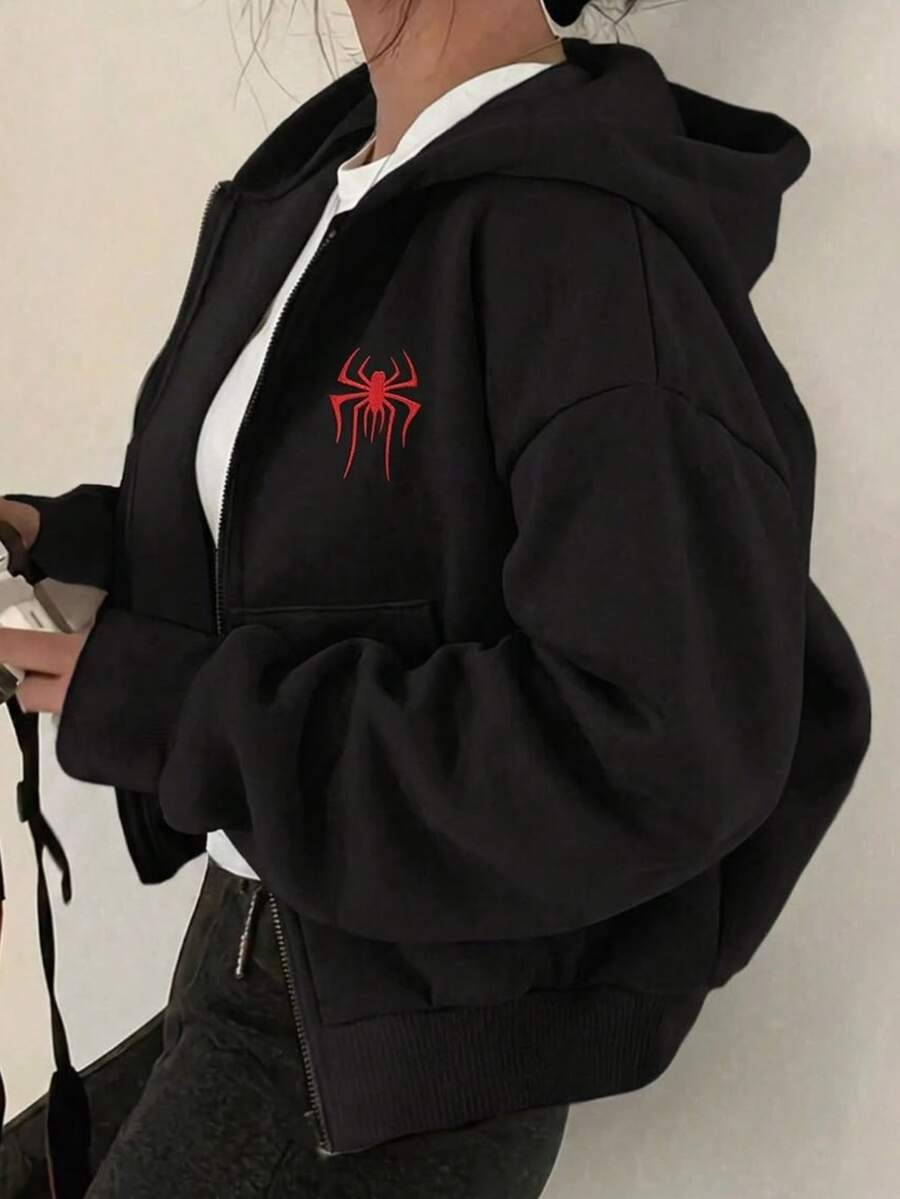 SHEIN Sparklyn 青少年女孩休閒連帽拉鍊夾克,粉色蜘蛛印花裝飾,寬鬆落肩版型附口袋設計,舒適親膚針織面料,適合日常上學與外出穿搭的多功能外套,甜美街頭風連帽上衣,春秋實穿長袖上衣,簡約黑色百搭款,時尚休閒夾克 - 黑色 - 查看 1