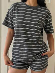 SHEIN EZwear 女士休闲条纹T恤短裤套装，夏季穿搭，美式休闲套装 - 彩色 - 查看 6