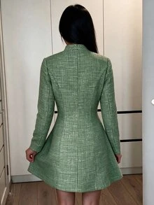 NOVVYNE فستان قصير أنيق ورومانسي للنساء من قماش التويد المنسوج باللون الأخضر، بأكمام طويلة وخصر مشدود وأزرار مغطاة بالقماش، بقصة A-خط - أخضر - مشاهدة 2