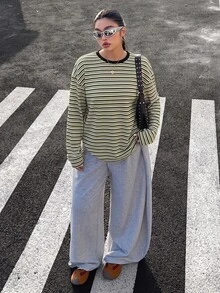 SHEIN EZwear تي شيرت فضفاض بأكتاف منسدلة وخطوط كاجوال للخريف مقاس كبير - متعدد الألوان - مشاهدة 7
