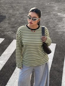 SHEIN EZwear تي شيرت فضفاض بأكتاف منسدلة وخطوط كاجوال للخريف مقاس كبير - متعدد الألوان - مشاهدة 5