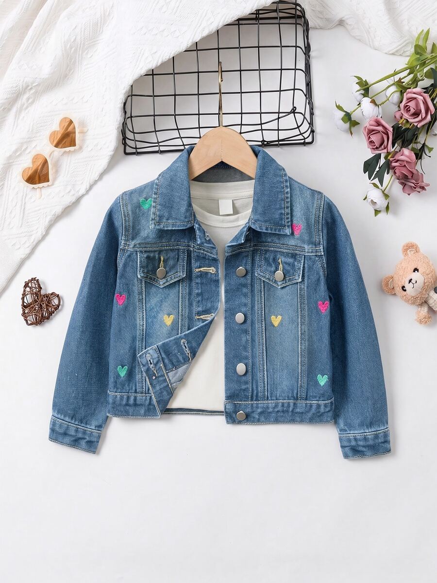 SHEIN 女童牛仔夾克,彩色愛心刺繡可愛休閒長袖單排扣牛仔上衣,經典深藍水洗牛仔色,女童百搭日常穿著,適合日常穿著、派對和拍照 - 中等水洗藍 - 查看 1
