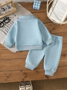 SHEIN 2件組 幼兒男嬰運動休閒套裝 天藍色 1/4拉鍊 캥熊口袋 羅紋長袖 假領 加厚冬季運動毛衣褲 簡約純色 - 藍色 - 查看 2