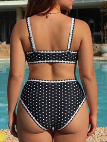 SHEIN Swim Curve مجموعة ملابس سباحة بيكيني للنساء مقاس كبير صيف/خريف مثيرة وحلوة بطبعة نقاط بولكا مع كشكشة، مناسبة لحفلات الشاطئ والعطلات والملابس الكاجوال باللون الأسود - أبيض وأسود - مشاهدة 2