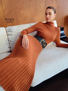 MOTF PREMIUM GAUN SWEATER RAJUT BERGARIS WARNA POLOS KERAH TINGGI UNTUK WANITA MUSIM GUGUR/DINGIN, SABUK TIDAK TERMASUK - Coklat - View 2