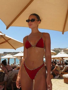 SHEIN Swim 2件套女士夏季随机印花露背吊带金属装饰性感比基尼套装，红色豹纹比基尼套装，女士比基尼套装泳装，Zestiva泳装，女士泳衣，女士聚拢泳装 - 紅色 - 查看 3