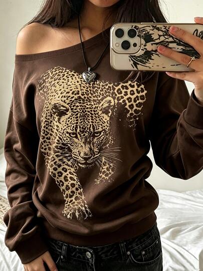 Rovax American Style Leopard Print Off-Shoulder Sweatshirt For Women, Vintage Brown Off-Shoulder Long Sleeve, Distressed Money Leopard Graphic, Loose Slouchy Off-Shoulder Top, Maillard Brown Sexy Style, Autumn/Winter