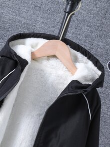 SHEIN 大童男孩字母貼布裝飾翻蓋口袋插肩袖羊羔絨內裡連帽外套 冬季 - 黑色 - 查看 4