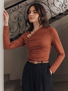 Anewsta 女款秋季純色金屬裝飾休閒法式優雅百搭日常穿著T恤 早午餐 鐵鏽橘色 - 紅木色 - 查看 7