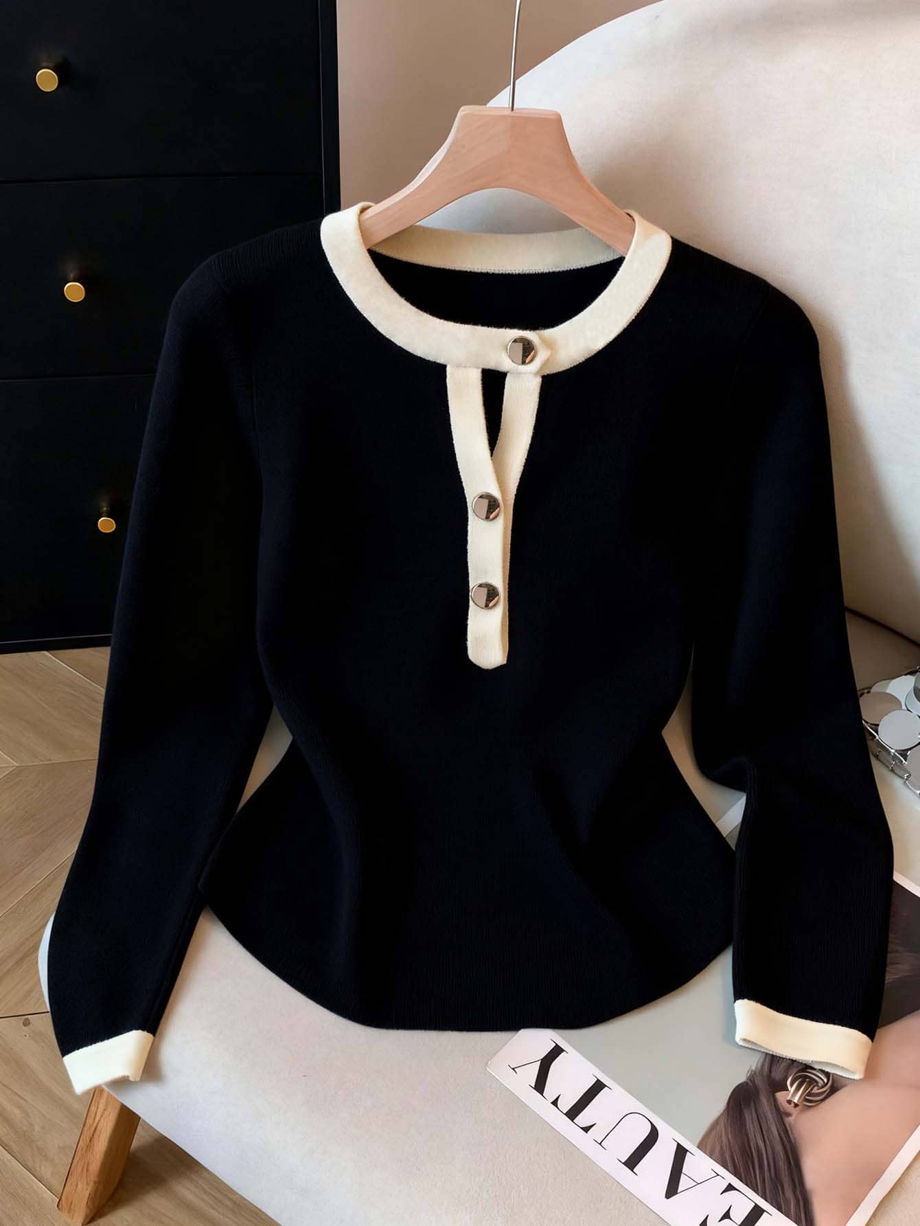 Franclia Casual Commuter Versatile Color Block Long Sleeve T-Shirt, Autumn - Black - View 1