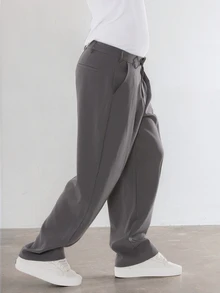 FORM&CHAOS Pantalones largos casuales de pierna ancha y corte holgado para hombre, unicolor, con diseño de doble bolsillo, plisado y parche con letra - Gris Oscuro - Ver 3
