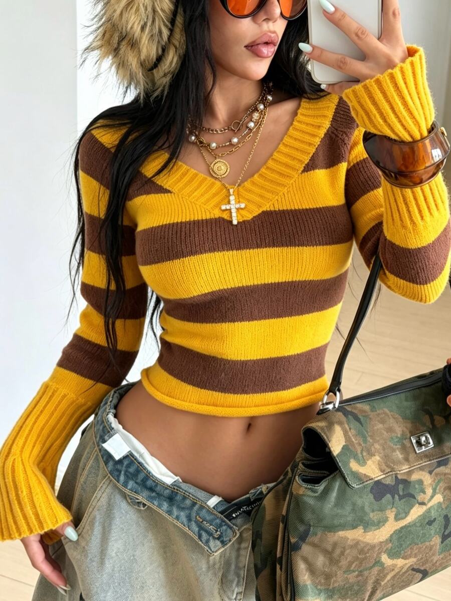 SHEIN HypeZone 女款極簡街頭風黃色V領露肩條紋修身針織毛衣上衣,秋冬款 - 黃色 - 查看 1