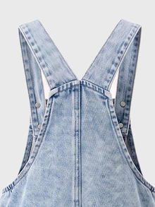 SHEIN Genkimix Kids 女童牛仔吊帶褲，全新四季款，可愛俏皮設計，復古淺藍牛仔布搭配黃色+白色雛菊印花與雪洗效果，時尚寬鬆直筒版型，柔軟舒適面料，百搭日常穿著，適合度假、派對及其他外出場合 - 淺色水洗藍 - 查看 6